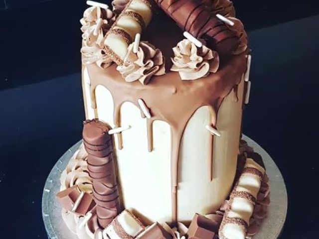 birthday-cakes (13)-kireth-ai